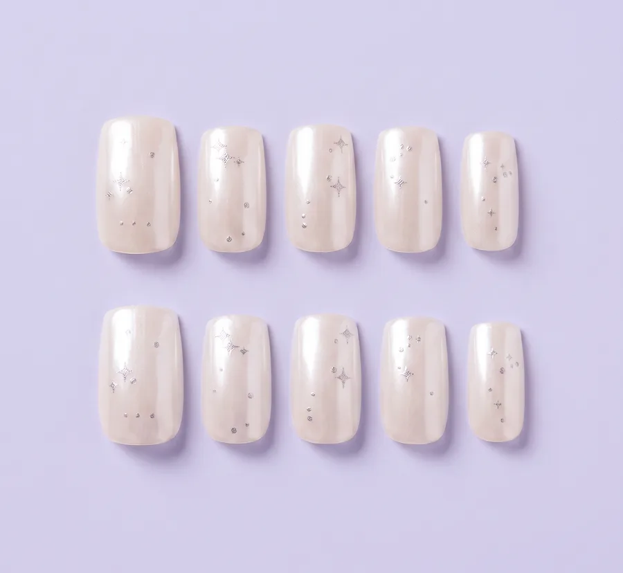 Cloud Nine press-on nail set