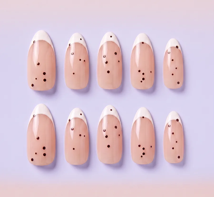 Pearl Polka press-on nail set