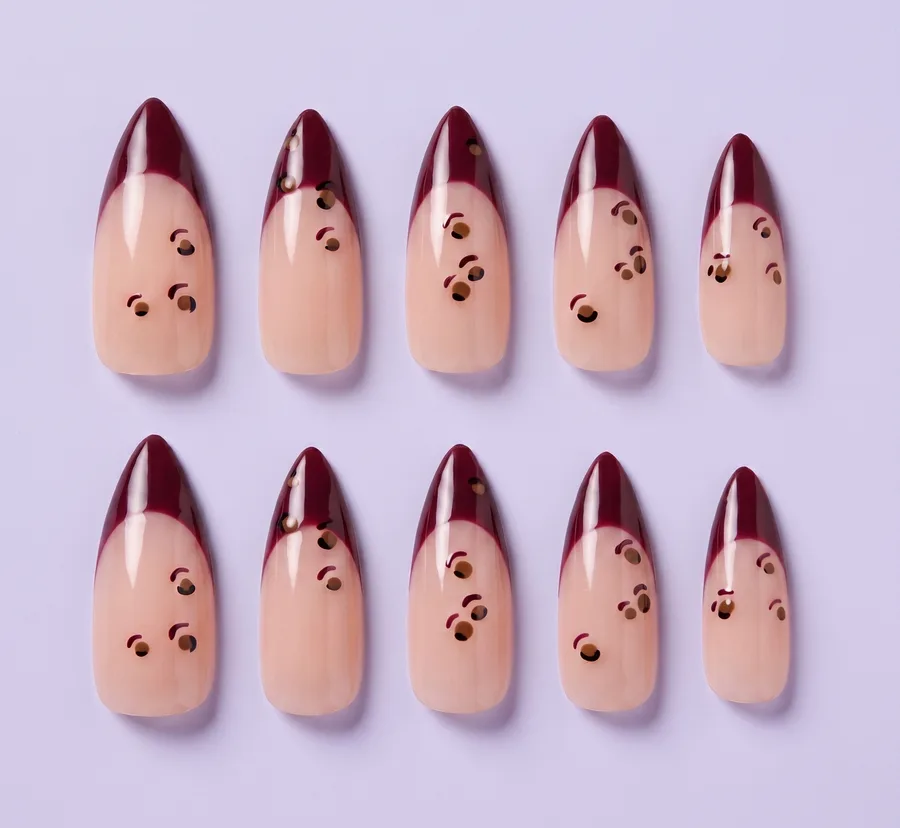 Wine & Wild press-on nail set