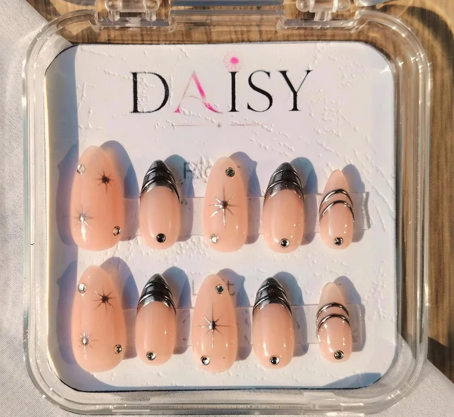 Silver Kiss press-on nail set